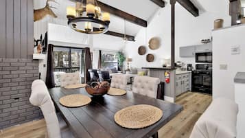 Condo, Multiple Beds, Patio, Mountain View (2125) | 2 bedrooms, individually decorated, individually furnished