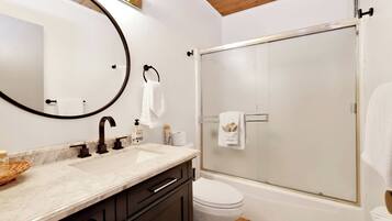 Condo, Multiple Beds, Patio, Mountain View (2125) | Bathroom