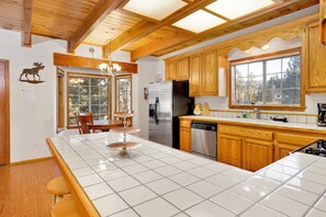 캐빈, 침대(여러 개), 온수 욕조, 산 전망 (2184) | 전용 주방 | 커피/티 메이커