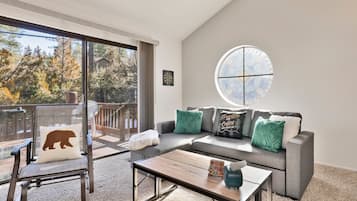 Condo, Multiple Beds, Pool Access, Mountain View (2425) | Living area
