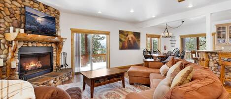 Ferienhütte, Mehrere Betten, Terrasse, Bergblick (2261) | Wohnbereich | Kamin