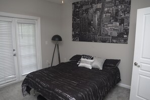 1 室のベッドルーム、デスク、WiFi、ベッドシーツ