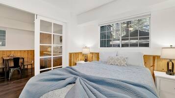 Cabin, Multiple Beds, Patio, Mountain View (2458) | 3 bedrooms, individually decorated, individually furnished, bed sheets