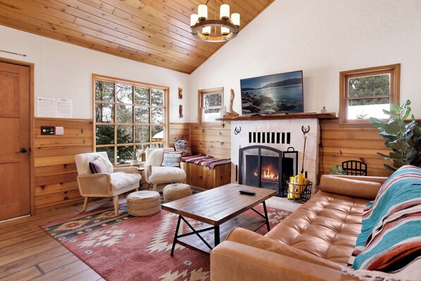 Fireplace - Serrano House #2286 (Big Bear Lake)