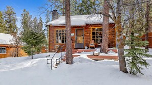 Unclassified image, 5 of 17, button - Serrano House #2286 (Big Bear Lake)