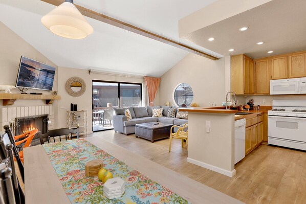 公寓客房, 多張床, 可使用泳池, 山景 (2236) | 私人廚房 | 咖啡機/沖茶器