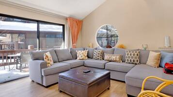 Kondominium, Beberapa Tempat Tidur, akses ke kolam renang, pemandangan gunung (2236) | Area keluarga | Perapian