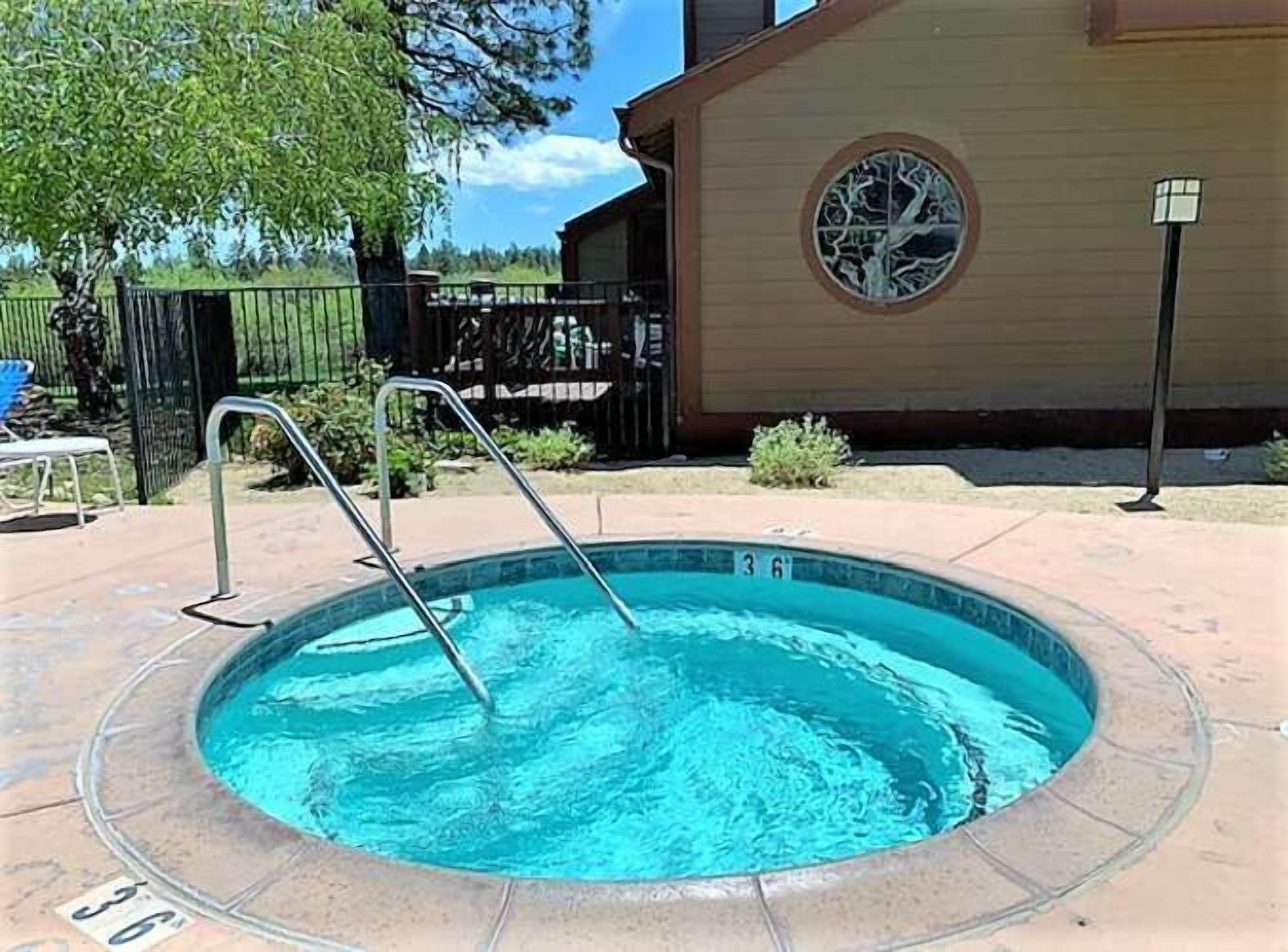 Condo, nhiều giường, có thể sử dụng hồ bơi, quang cảnh núi (2236) | Hồ bơi | Hồ bơi ngoài trời 