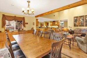 Ferienhütte, Mehrere Betten, Whirlpool, Bergblick (2246) | 4 Schlafzimmer, individuell dekoriert, individuell eingerichtet