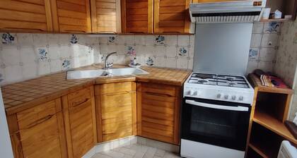 Bel Appartement Emplacement Idéal en Centre Ville, Proche Thermes et Commerces