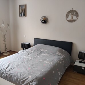 1 soverom, strykejern/-brett, wi-fi og sengetøy