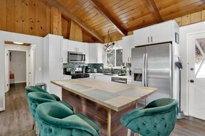 公寓客房, 多張床, 庭院, 山景 (2134) | 私人廚房 | 咖啡機/沖茶器