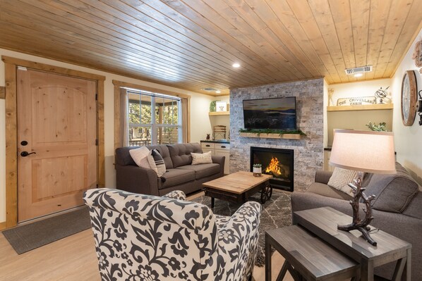 Interior - Sunny Forest Cottage #1924 (Big Bear Lake)