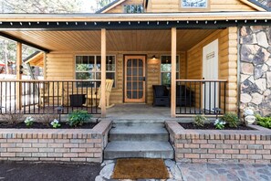 Exterior - Sunny Forest Cottage #1924 (Big Bear Lake)