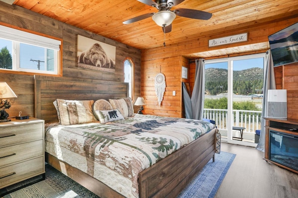 Chalet rustique, Plusieurs lits, baignoire à remous, vue sur la montagne (2308) | 2 chambres, décor unique, ameublement unique, literie fournie