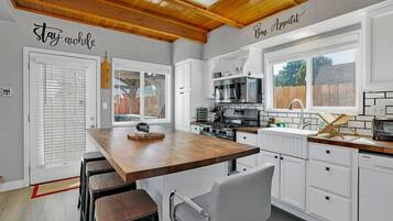 Cabana, várias camas, banheira de imersão, vista para a montanha (2308) | Cozinha privada