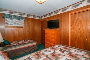 House, Multiple Beds, Balcony, Mountain View (1336) | 4 bedrooms, individually decorated, individually furnished, bed sheets