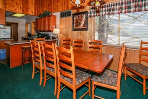 Hus, flere senger, balkong, fjellutsikt (1336) | Eget kjøkken | Kaffetrakter/tekoker