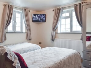 2 dormitorios, cuna de viaje, wifi gratis y ropa de cama