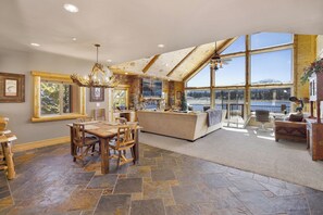 小屋, 多張床, 熱水浴缸, 山景 (2211) | 3 間睡房、獨特設計、獨特裝修、床單