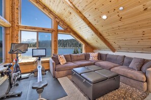 小屋, 多張床, 熱水浴缸, 山景 (2211) | 客廳