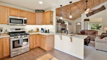 Chalet, Multiple Beds, Hot Tub, Mountain View (2171) | Private kitchen | Coffee/tea maker
