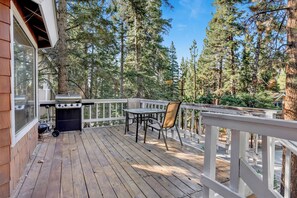 BBQ/picnic Area - Tree TOP Views #2060 (Big Bear Lake)