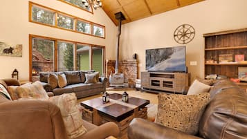 Cabin, Multiple Beds, Hot Tub, Mountain View (2201) | Living area