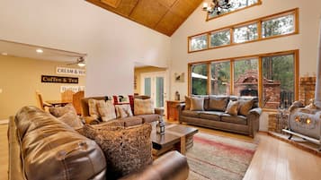 Cabin, Berbilang Katil, Hot Tub, Mountain View (2201) | Ruang tamu