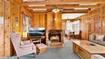 Cabin, Multiple Beds, Patio, Mountain View (2298) | Living area