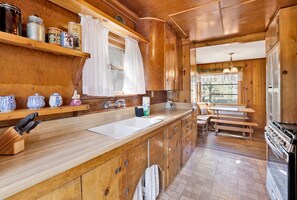 Cabana, várias camas, varanda, vista para a montanha (2298) | Cozinha privada