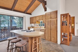 House, Multiple Beds, Patio, Mountain View (966) | 2 bedrooms, individually decorated, individually furnished, free WiFi - Colbert Cabin #966 (Big Bear Lake)