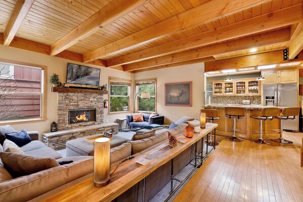 Cabane, plusieurs lits, bain à remous, vue montagne (2052) | Coin séjour