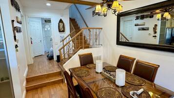 Kondominium, Beberapa Tempat Tidur, akses ke kolam renang, pemandangan gunung (1899) | 3 kamar tidur dan didekorasi berbeda-beda