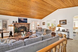 Cabin, Multiple Beds, Hot Tub, Mountain View (2357) | Living area