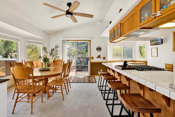 Cabin, Multiple Beds, Hot Tub, Mountain View (2357) | Dining