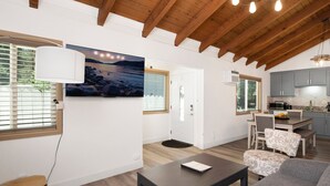 Cabin, nhiều giường, sân hiên, quang cảnh núi (2333) | Khu phòng khách