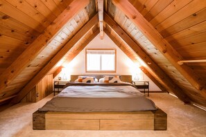 1 bedroom, individually decorated, individually furnished, bed sheets - THE Eagles Nest #2325 (Sugarloaf)