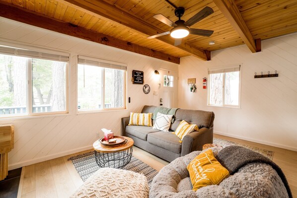 Living area - THE Eagles Nest #2325 (Sugarloaf)