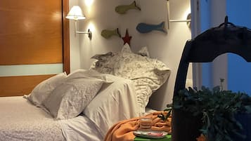 3 slaapkamers, een bureau, een strijkplank/strijkijzer, beddengoed