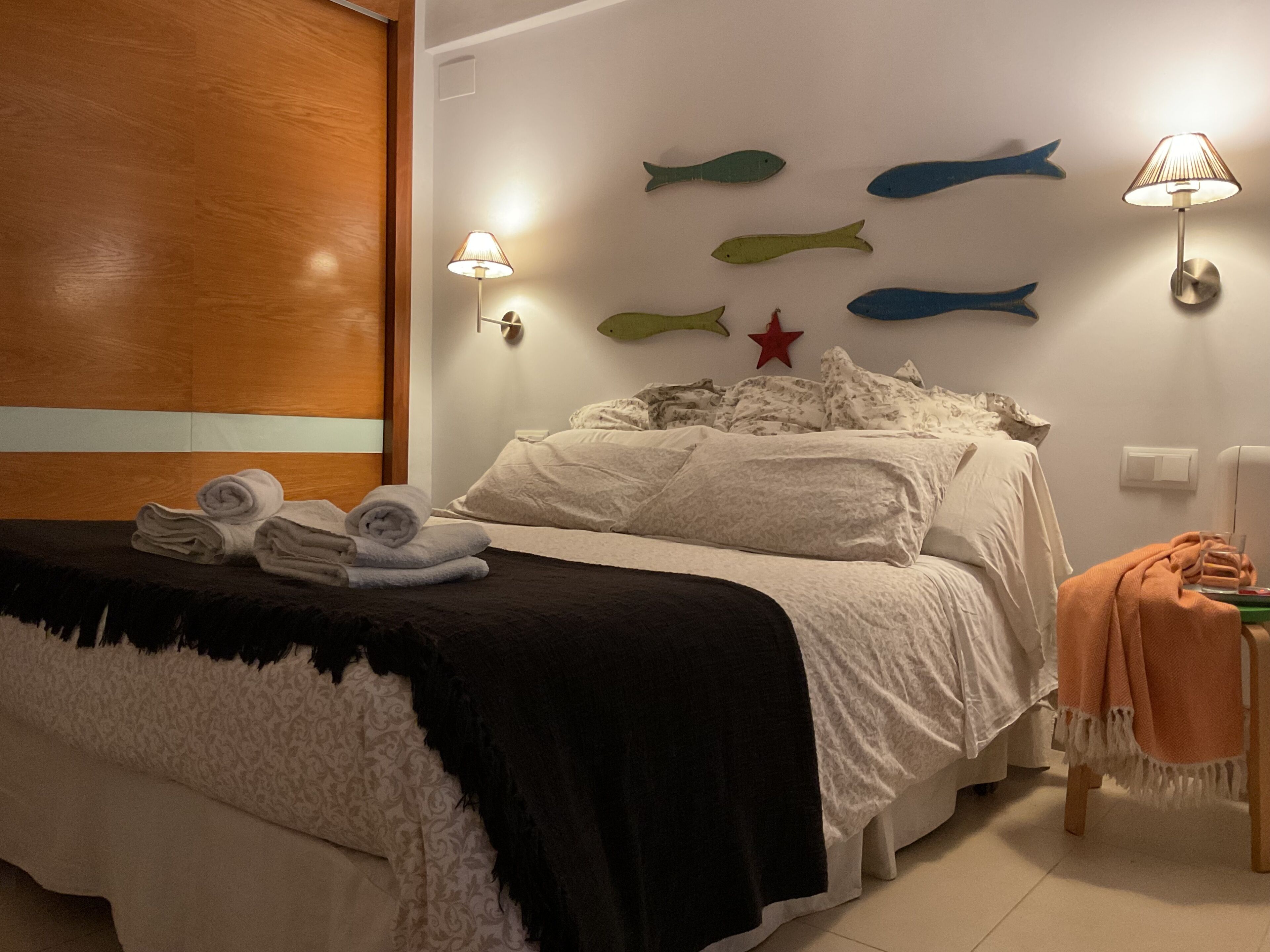 3 soveværelser, skrivebord, strygejern/strygebræt, weekendseng