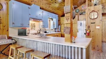 Cabin, Multiple Beds, Hot Tub, Mountain View (2069) | Private kitchen | Coffee/tea maker