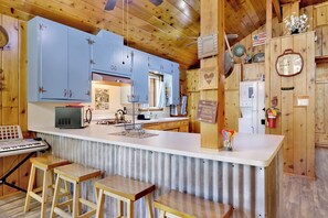 Cabin, Multiple Beds, Hot Tub, Mountain View (2069) | Private kitchen - Bear CUB Cabin #2069 (Big Bear Lake)