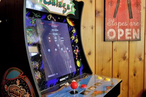Games room - Bear CUB Cabin #2069 (Big Bear Lake)