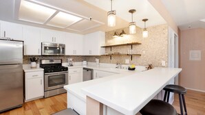 Ảnh chưa phân loại, 5 trong số 18 ảnh, nút