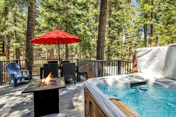 Ferienhütte, Mehrere Betten, Whirlpool, Bergblick (1946) | Unterkunftsgelände