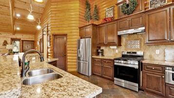House, Multiple Beds, Patio, Mountain View (1559) | Private kitchen | Coffee/tea maker