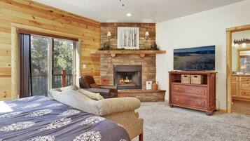 House, Multiple Beds, Patio, Mountain View (1559) | 3 bedrooms, individually decorated, individually furnished, free WiFi