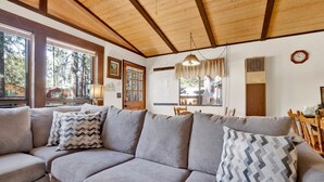 Unclassified image, 4 of 23, button - Bearadise Cottage #2275 (Big Bear Lake)