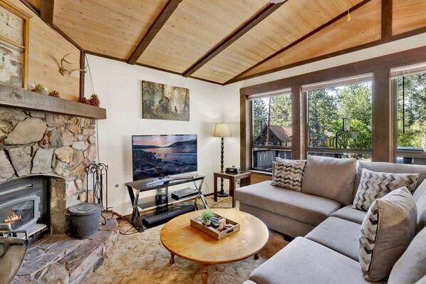 Cabin, Multiple Beds, Hot Tub, Mountain View (2275) | Living area - Bearadise Cottage #2275 (Big Bear Lake)